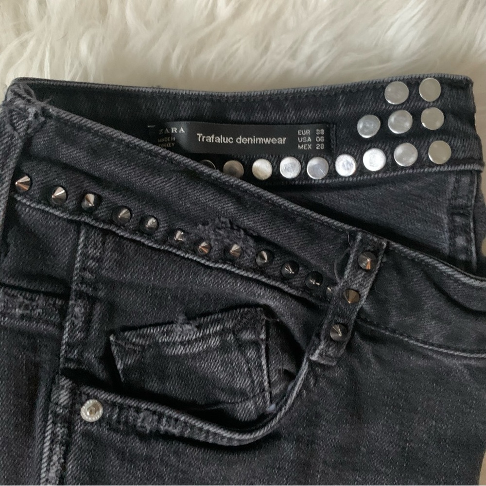 Zara trafaluc black studded & frayed distressed denim, chewed hems, black denim - Picture 4 of 16